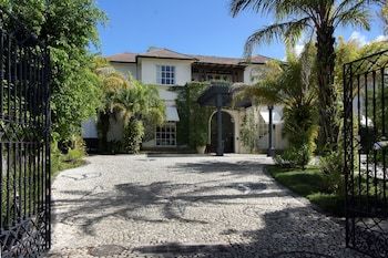 Hotel Casa Colonial Beach & Spa