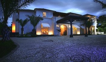 Hotel Casa Colonial Beach & Spa