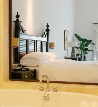 Hotel Casa Colonial Beach & Spa