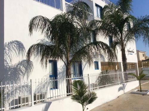 Aphentrika Apartments