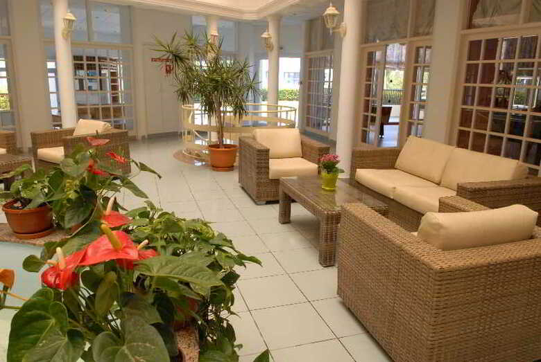 Maistrali Hotel Apartments & Bungalows