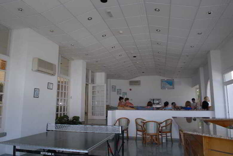Maistrali Hotel Apartments & Bungalows