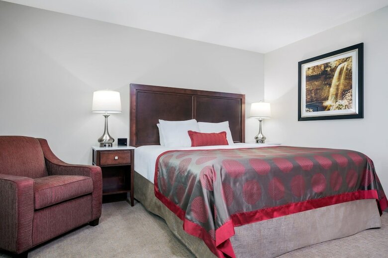 Hotel Ramada By Wyndham Minneapolis Golden Valley