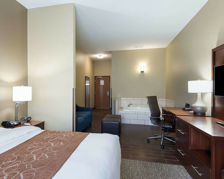 Hotel Comfort Suites Bridgeport - Clarksburg