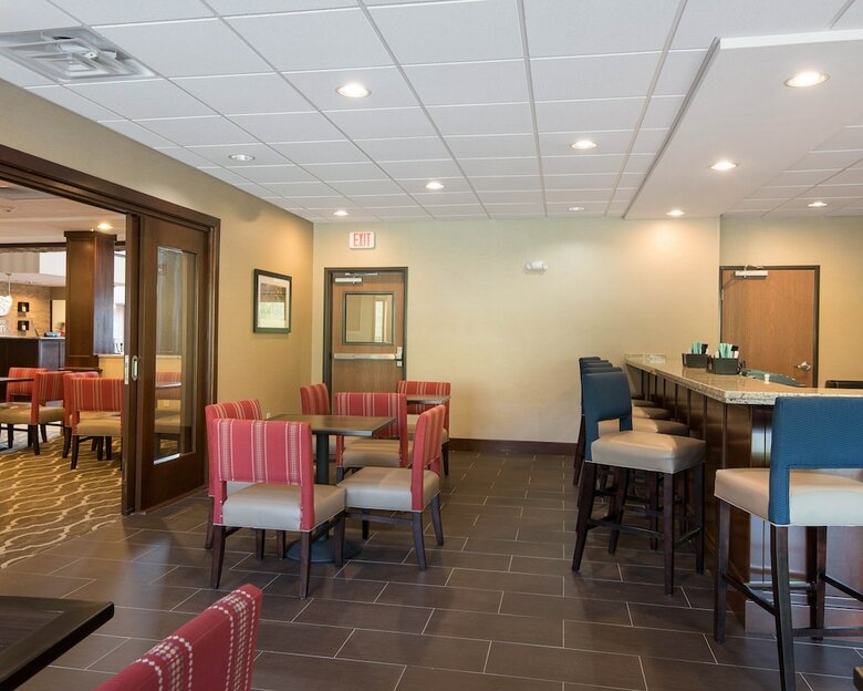 Hotel Comfort Suites Bridgeport - Clarksburg