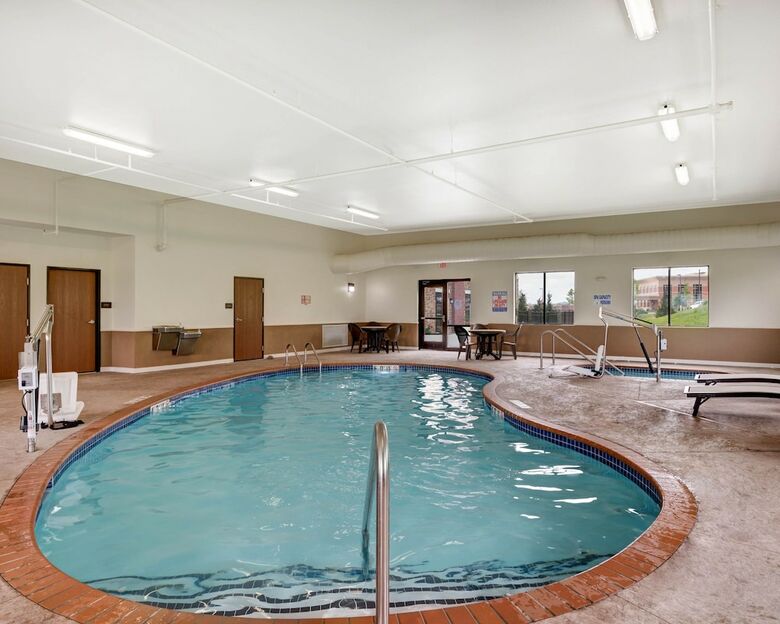 Hotel Comfort Suites Bridgeport - Clarksburg