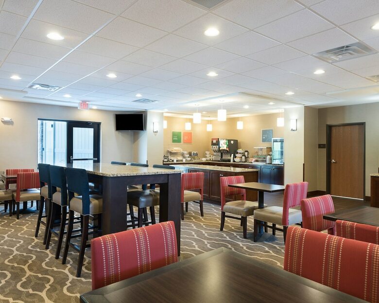 Hotel Comfort Suites Bridgeport - Clarksburg