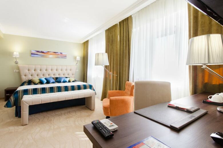 The Avrora Hotel Complex