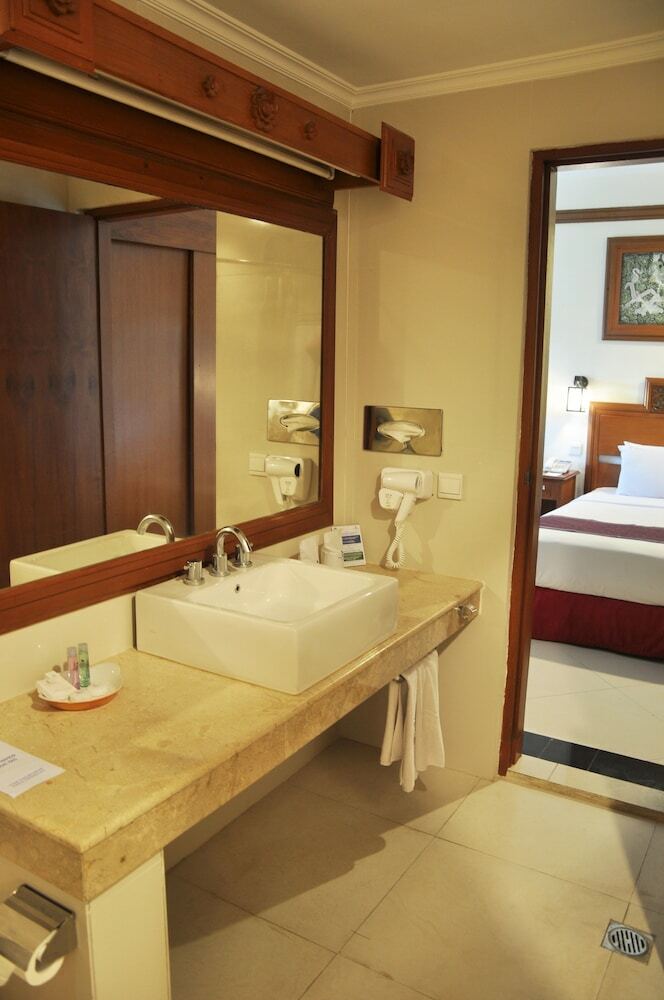Hotel Inna Grand Bali Beach