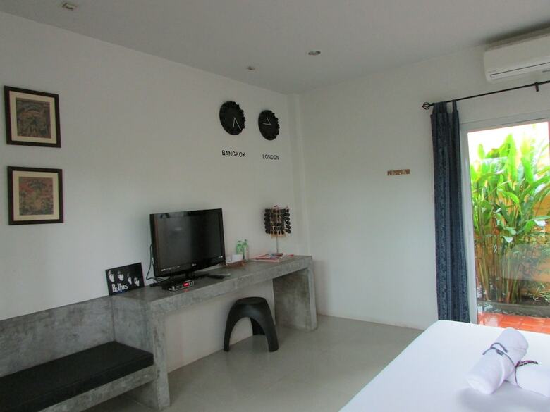 Hotel The Park Drive-thru Check-in Resort