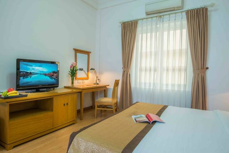 Cherry Hotel 2