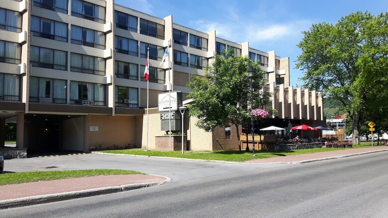 Hotel Greenwood Inn & Suites