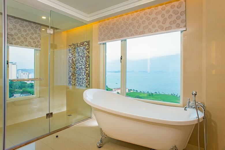 Royal Halong Hotel