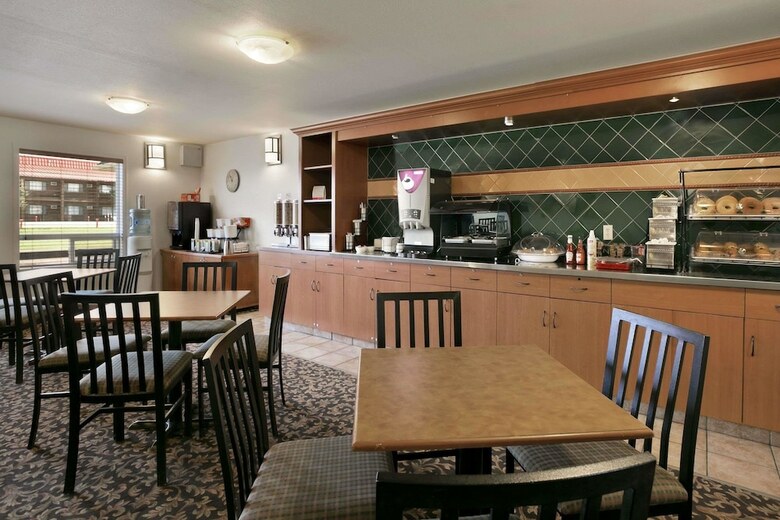 Hotel Super 8 By Wyndham Slave Lake Ab