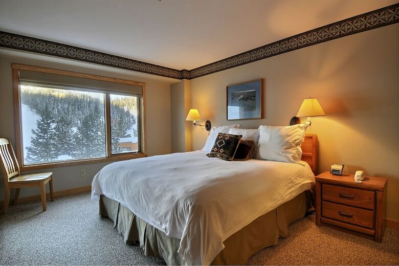 Hotel Shoshone Condos At Big Sky Resort