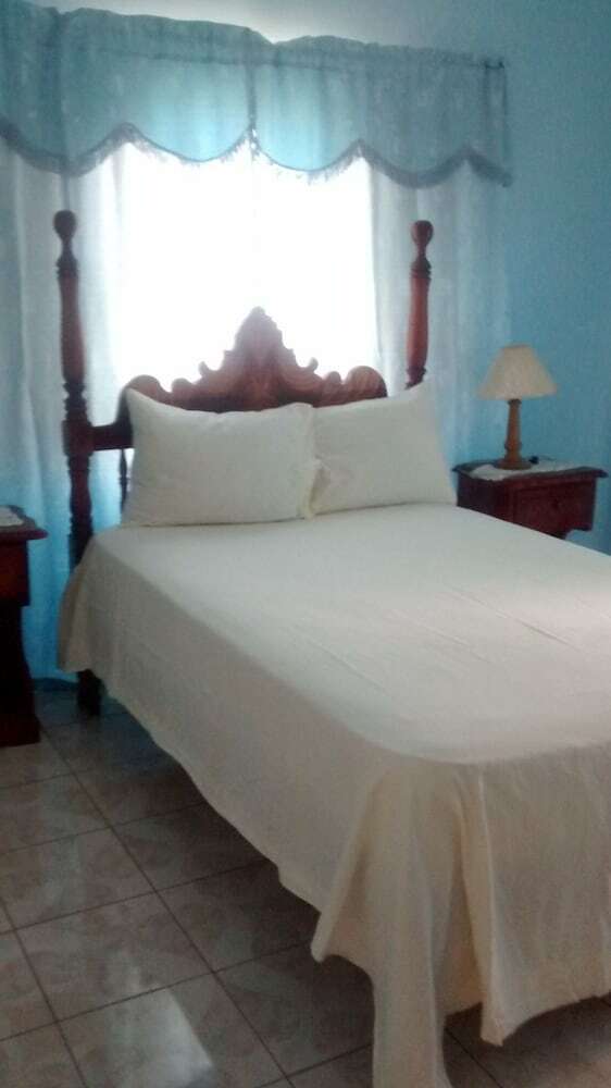 Hotel Treasure Bay Guesthouse