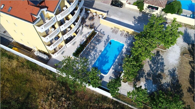 Aparthotel Zaton