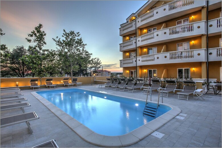 Aparthotel Zaton
