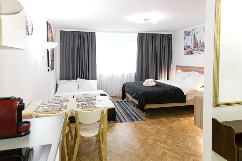 Aparthotel Hosapartments City Center