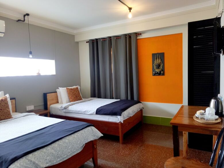 Hotel The Cashew Nut Guesthouse