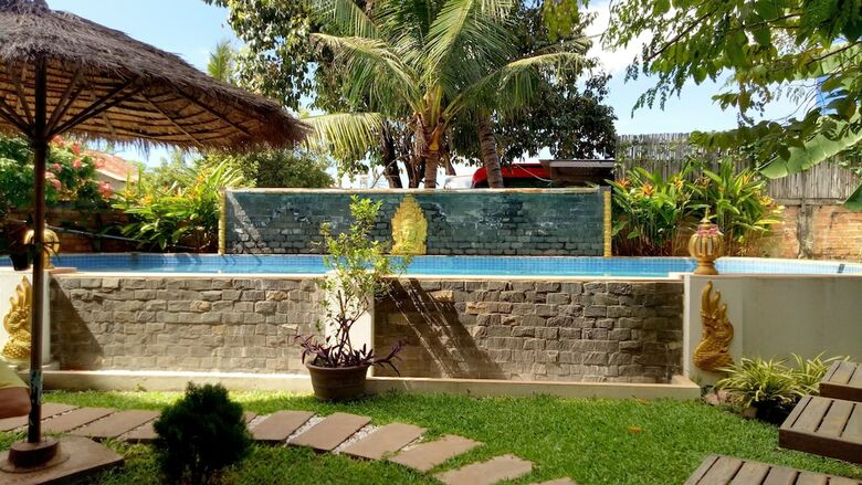 Hotel The Cashew Nut Guesthouse