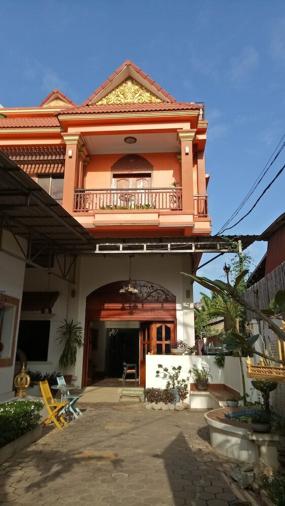 Hotel The Cashew Nut Guesthouse
