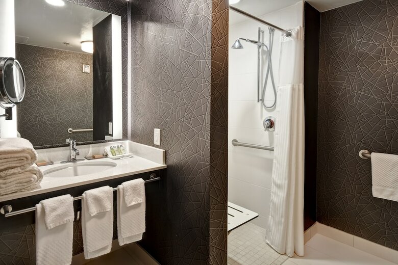 Hotel Doubletree By Hilton Deadwood At Cadillac Jack's