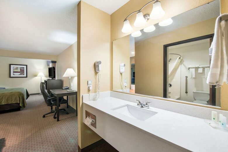 Hotel Quality Inn & Suites
