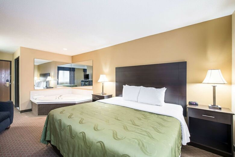 Hotel Quality Inn & Suites