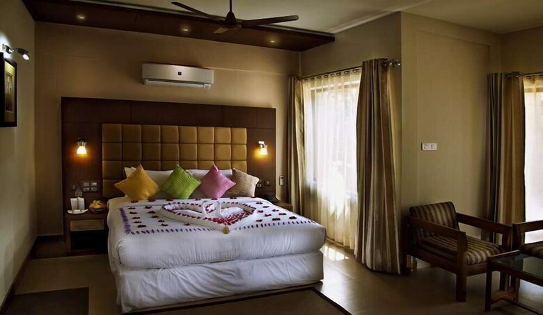 Hotel The Wave Water Front Luxury Resort & Spa