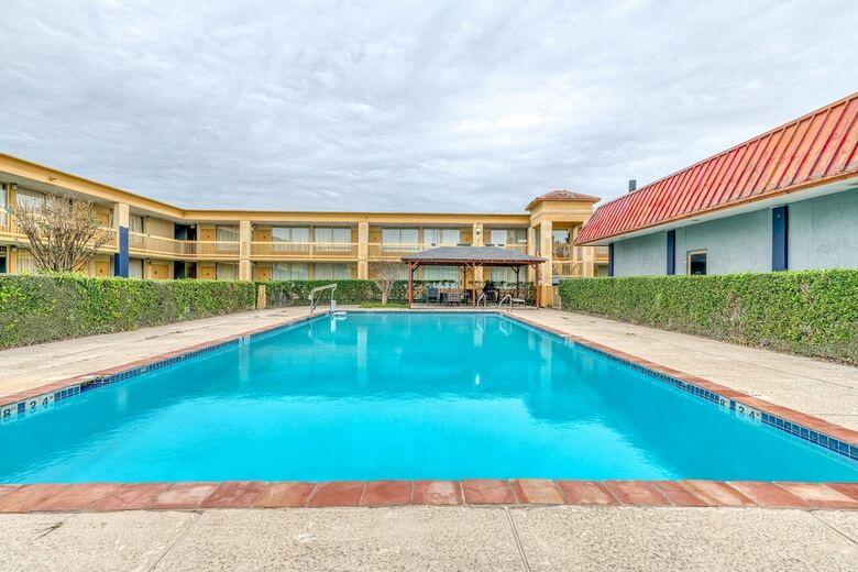 Motel Oyo Hotel Conroe I-45 South