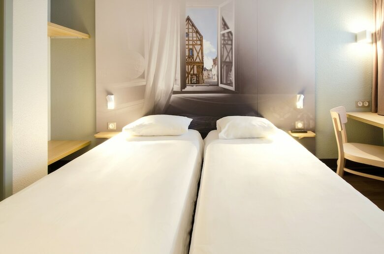Hotel B&B H�tel Chartres Le Forum