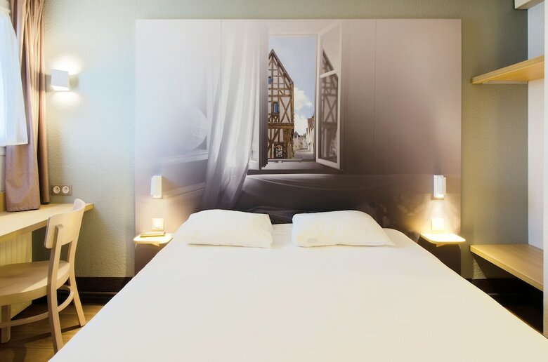 Hotel B&B H�tel Chartres Le Forum