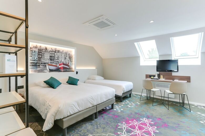 Brit Hotel Caen Nord - M�morial