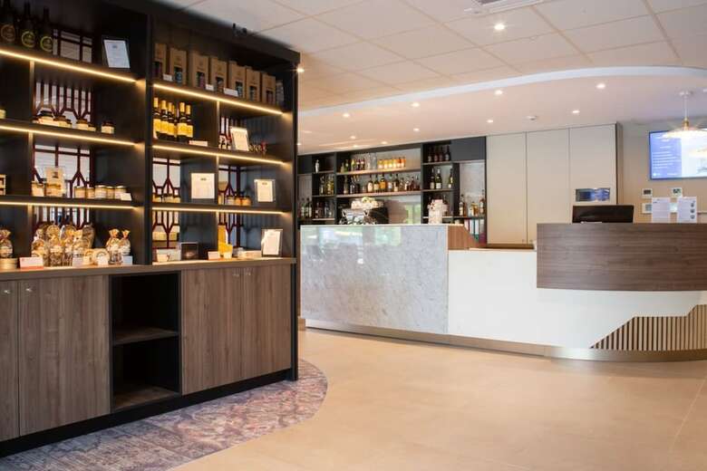 Brit Hotel Caen Nord - M�morial