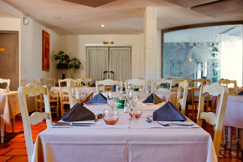 Hotel Authentic By Balladins Le Mas Des Ecureuils