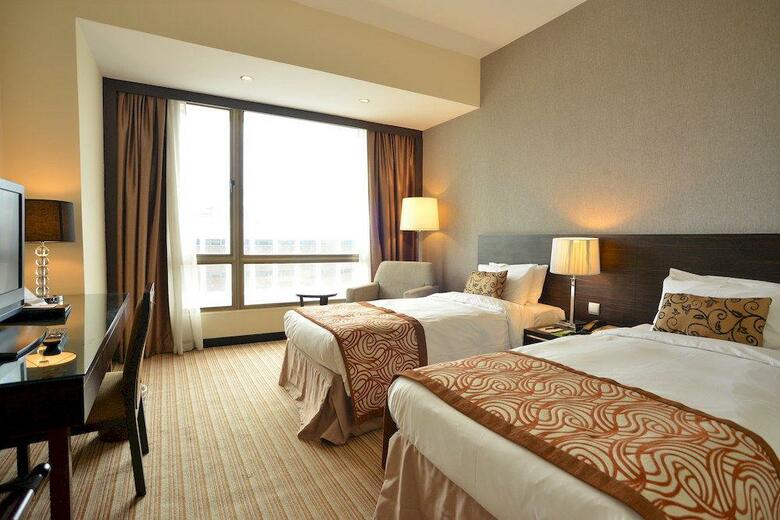 Peninsula Excelsior Hotel