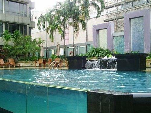 Peninsula Excelsior Hotel