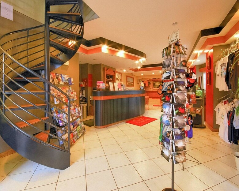 Hotel Econo Lodge At The Falls North