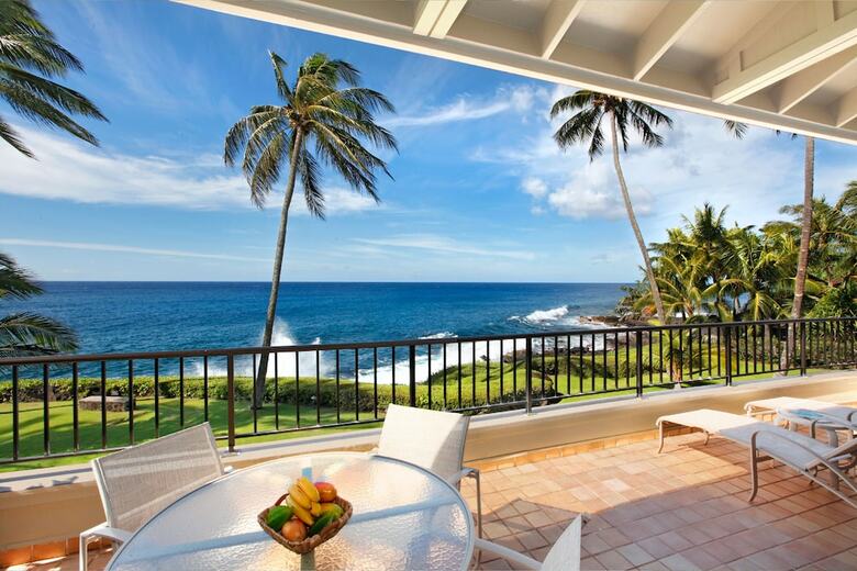 Whalers Cove Oceanfront Resort