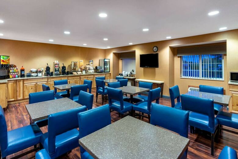 Hotel Microtel Inn & Suites By Wyndham Raton