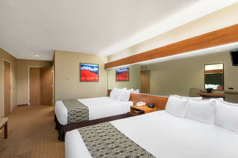 Hotel Microtel Inn & Suites By Wyndham Raton