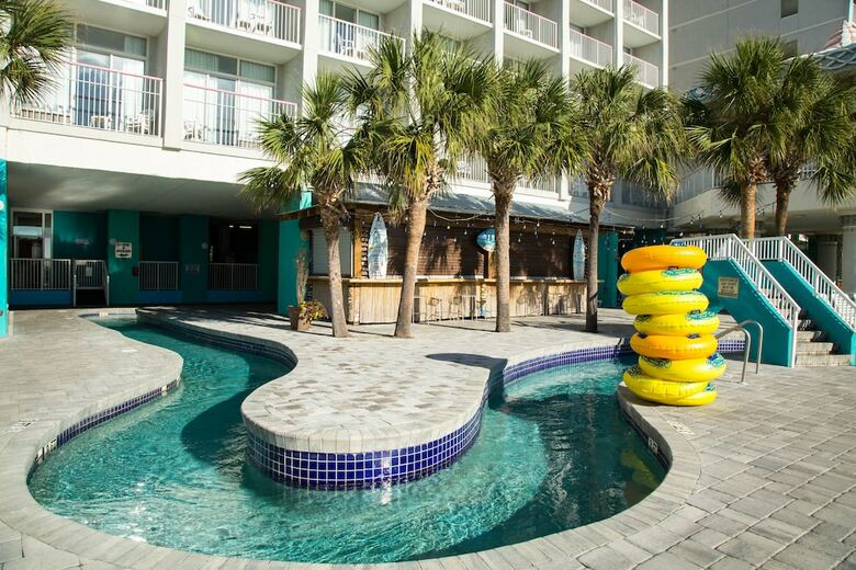 Hotel Crown Reef Beach Resort And Waterpark