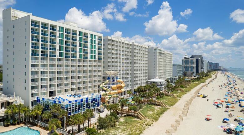 Hotel Crown Reef Beach Resort And Waterpark