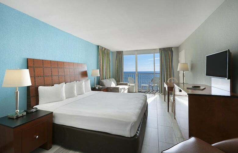 Hotel Crown Reef Beach Resort And Waterpark