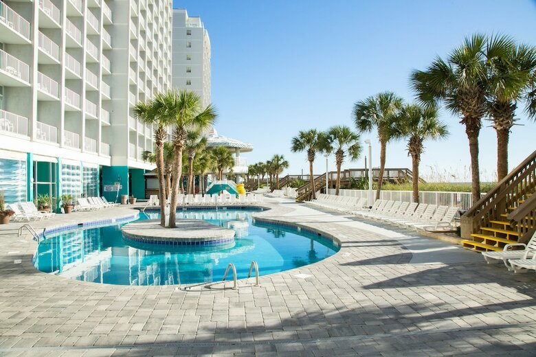 Hotel Crown Reef Beach Resort And Waterpark