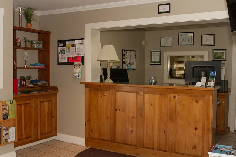 Hotel Flagship Inn And Suites