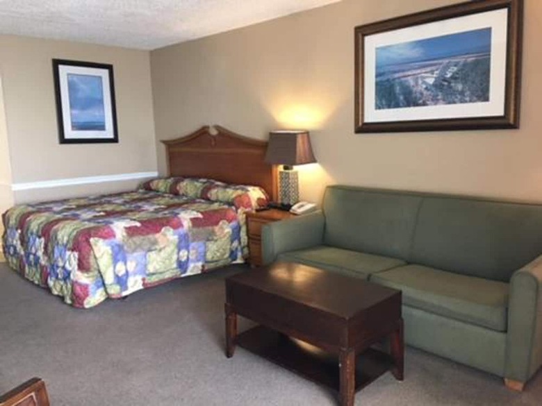Hotel Polynesian Beach & Golf Resort