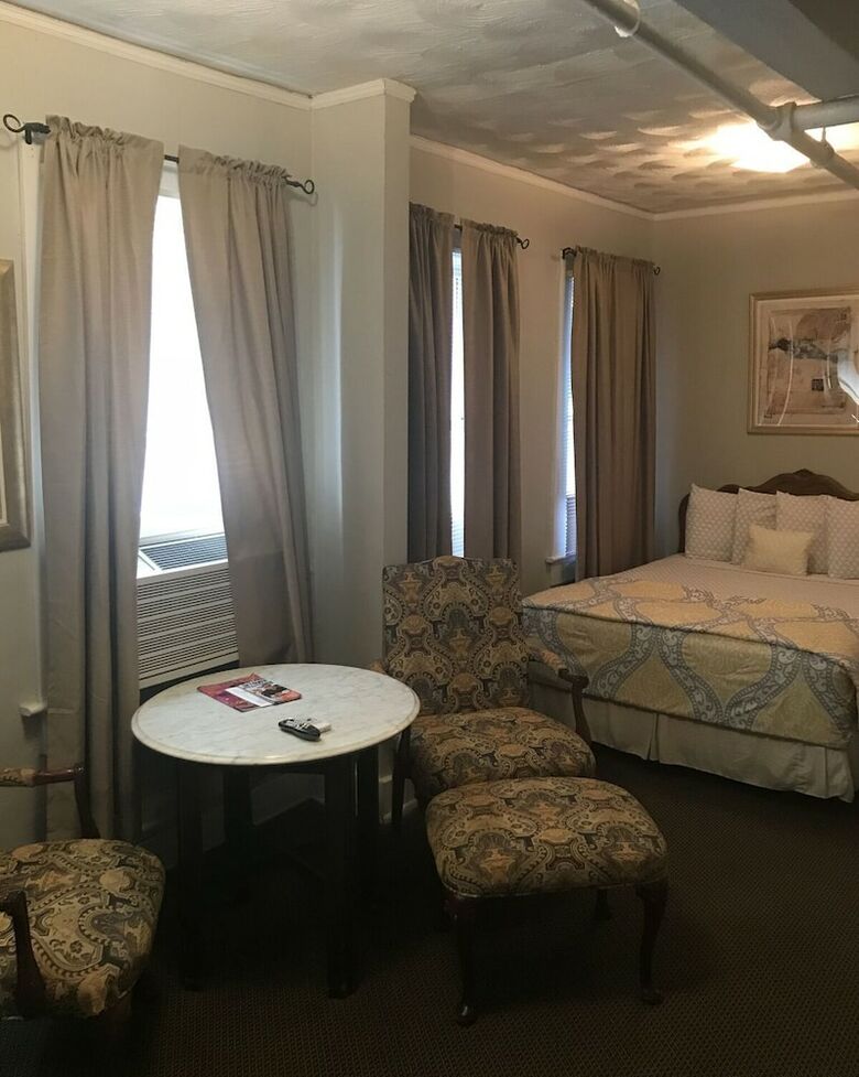 Hotel The Highland Inn
