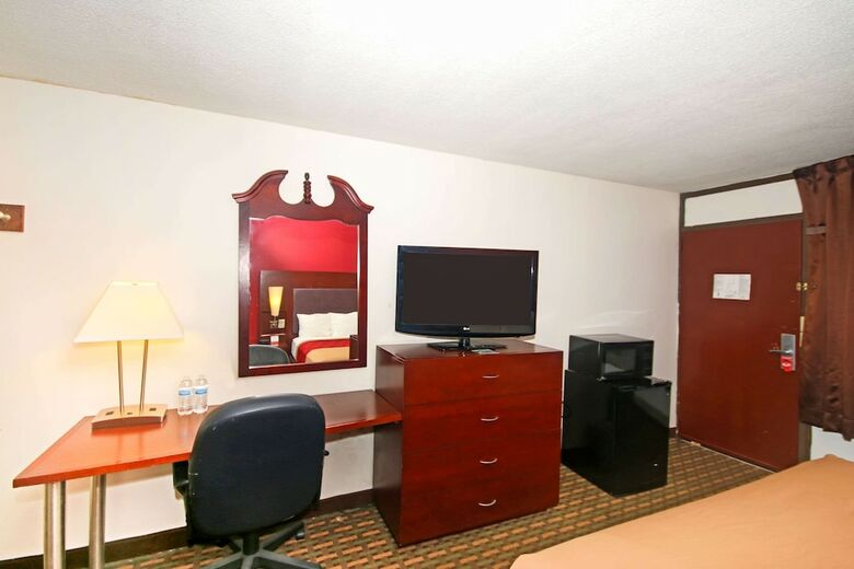 Hotel Econo Lodge Inn & Suites